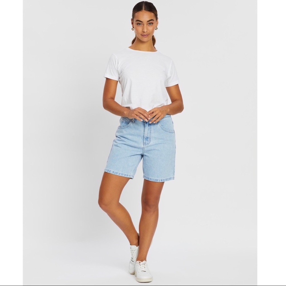 Vintage LEE High Waisted Jean Shorts Light Wash
